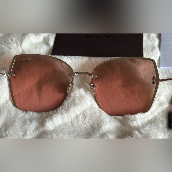 NWT Tom Ford Sunglasses 😎 - Picture 5 of 7
